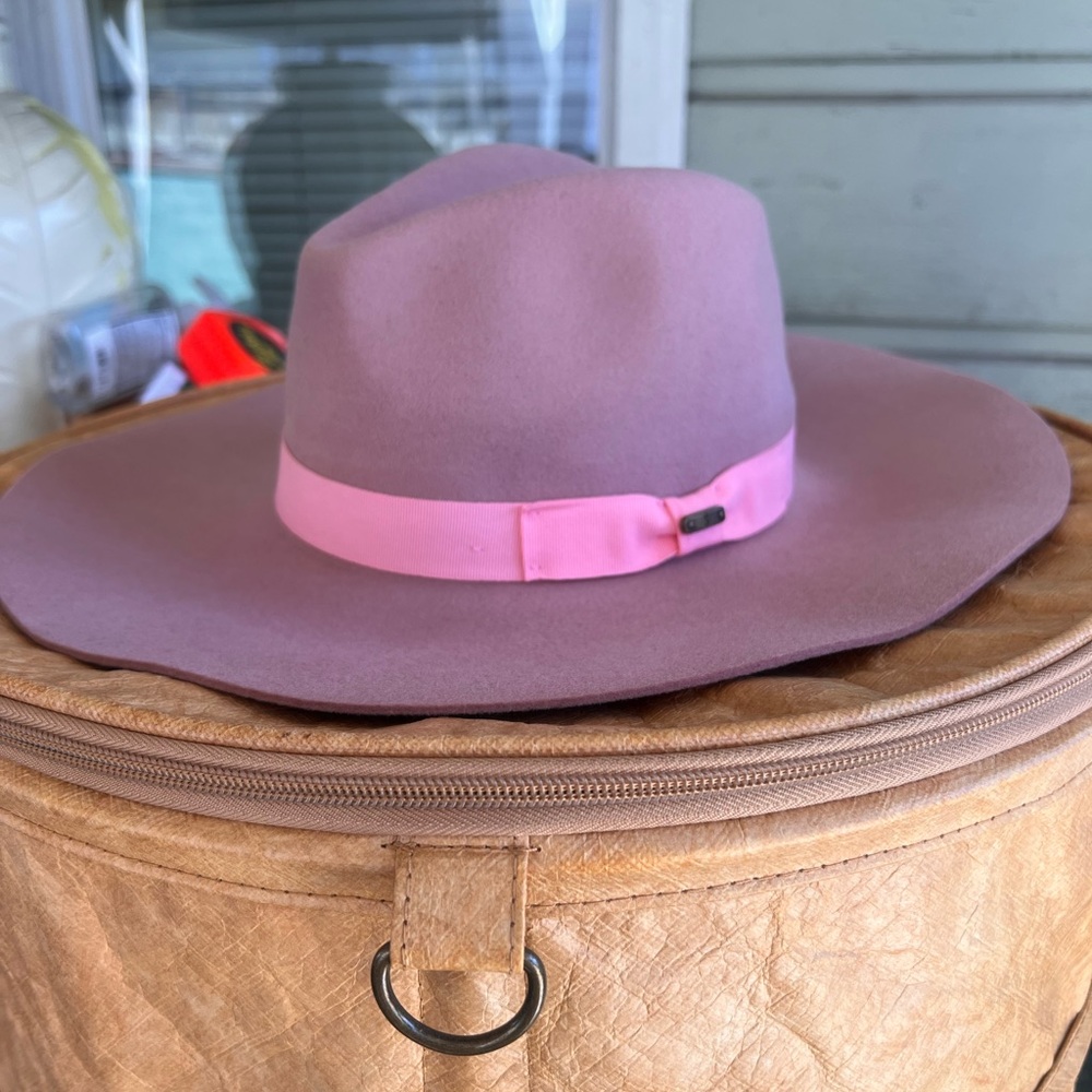 Women's pink floppy brim hat